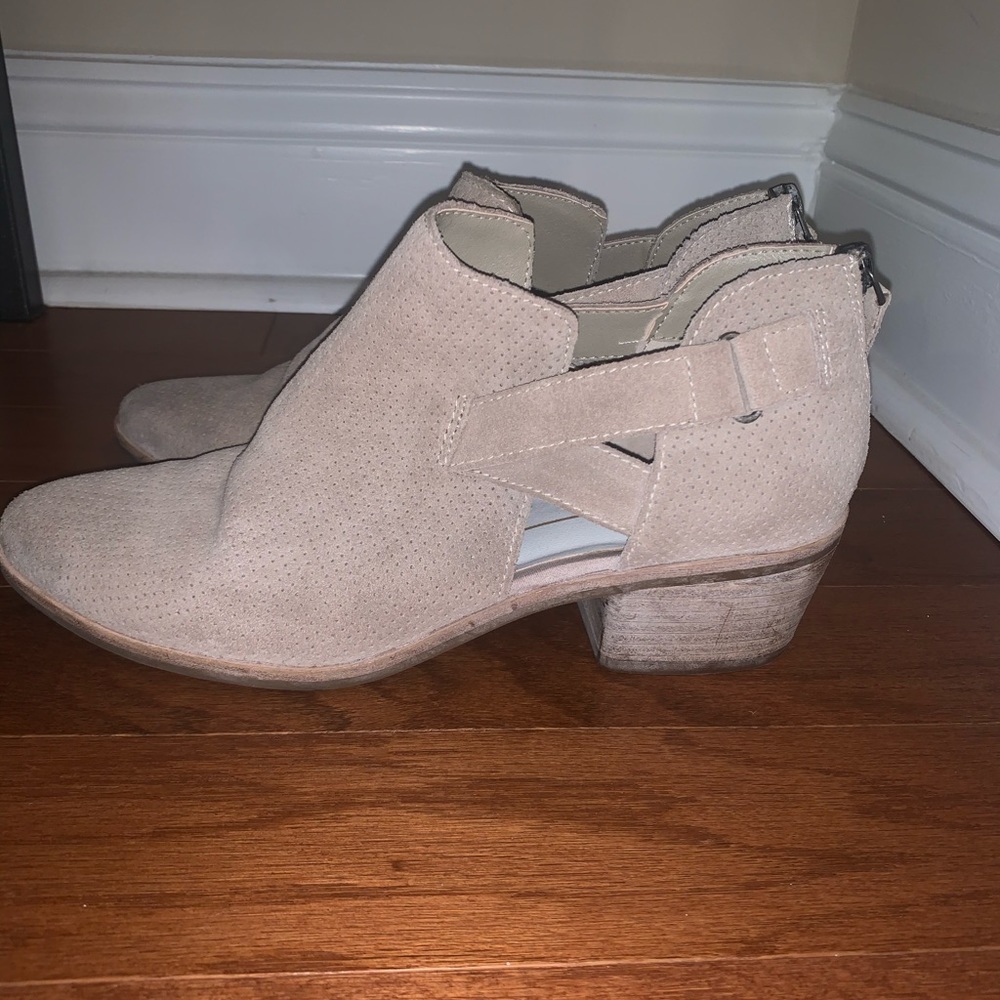 Dolce Vita Suede booties